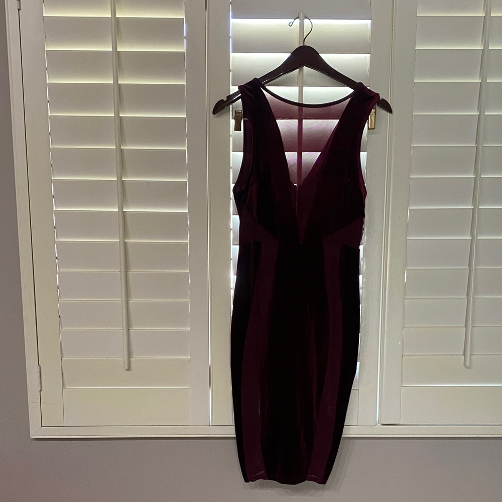 OWL ♥️FISH maroon Sheath Dress. Size S.